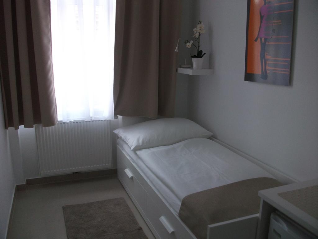 Ch-Vienna City Rooms Szoba fotó