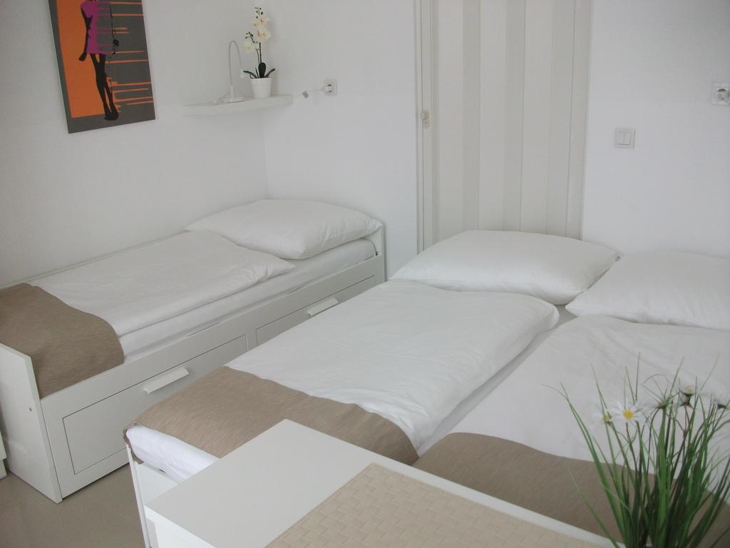 Ch-Vienna City Rooms Szoba fotó